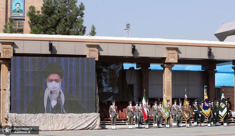 ارتباط تصویری فرمانده کل قوا با مراسم مشترک دانش‌آموختگی دانشجویان دانشگاه‌های افسری نیروهای مسلح