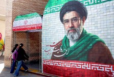 رهبری ایران ساختار امنیتی کشور را برای «جنگی طولانی» بازآرایی می‌کند/ انتصاب‌های اخیر نشان می‌دهد تهران در تلاش است دیپلماسی را با برداشت سخت‌گیرانه‌تری از بازدارندگی تلفیق کند