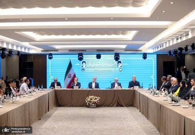 پزشکیان در نشست با ایران‌شناسان ارمنی: ارمنی‌ها در جامعه ایران بسیار خوشنام، محبوب و عزیز هستند/ انسان برای آن خلق نشده که رنج و درد را بر روی این زمین به هم‌نوعان خود هدیه کند/امروز عده‌ای راه آب و دارو و غذا را به روی مردم بی‌گناه و بی‌دفاع غزه بسته‌اند