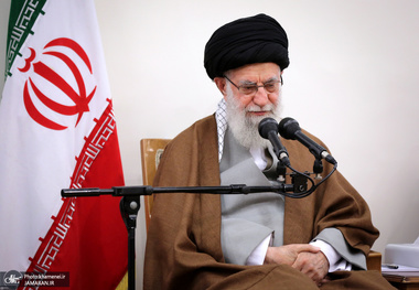 پیام رهبر معظم انقلاب به آیت‌الله العظمی سیستانی در پی عارضه جسمانی ایشان