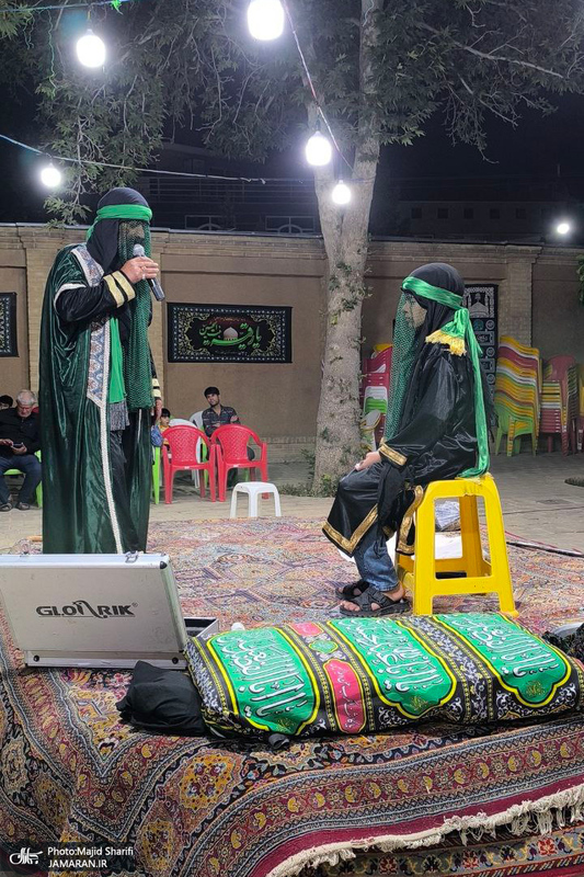 مراسم تعذیه خوانی در بیت تاریخی حضرت امام خمینی (س) در خمین
