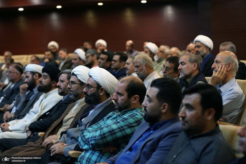 دیدار رئیس و کارکنان سازمان اوقاف و امور خیریه با سید حسن خمینی