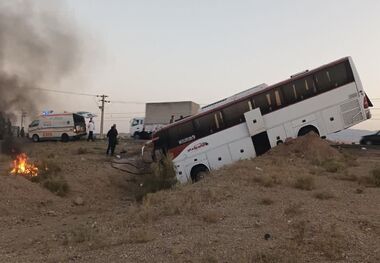 درخواست از مسافران: به رانندگان اتوبوس فرصت استراحت بدهید/ عمده دلیل تصادفات اتوبوسی به دلیل خستگی است/ استراحت برای رانندگان اتوبوس الزامی است/ هیچ مسافری کمربند ایمنی نمی‌بندد!