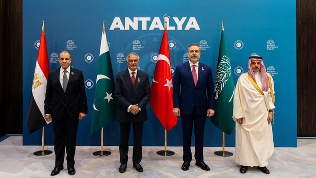 میدل ایست آی: پایان اسطوره چتر امنیتی آمریکا؛ جنگ علیه ایران چگونه معماری ژئوپلیتیک خاورمیانه را بازطراحی می‌کند؟ 