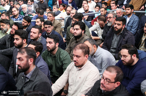 دیدار خانواده شهدای اقتدار با رهبر انقلاب در روز میلاد امیرالمومنین (ع)