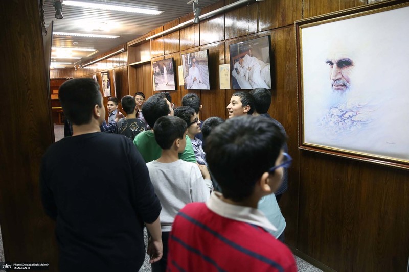 بازدید جمعی از دانش آموزان و توریست ها از جماران