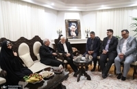 دیدار معاون اول رئیس‌جمهور با خانواده‌های  شهید رئیسی و شهید مالک رحمتی (10)