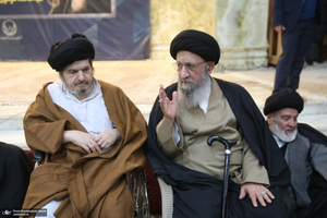 مراسم بیست‌و‌نهمین سالگرد ارتحال حاج سید احمد خمینی و بزرگداشت آیت‌الله بجنوردی در حرم امام