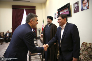 حاشیه تجدید میثاق رئیس جمهور و اعضای دولت با آرمان های حضرت امام خمینی (س)