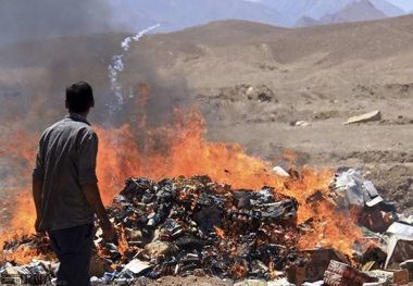 ۳ تن مواد غذایی فاسد در سردشت امحا شد