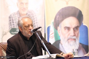 بازخوانی و تبیین ابعاد سیاسی و اجتماعی شادروان علیرضا آفریدون در حسینیه جماران
