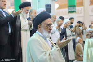 نماز عید سعید قربان در حرم مطهر حضرت معصومه(س)