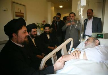 گزارش تصویری/ عیادت یادگار امام راحل از آیت الله االعظمی مظاهری وآیت الله هاشمی شاهرودی