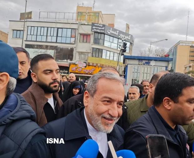 عراقچی: دلگرم به حضور مردم و نیروهای مسلح هستیم 