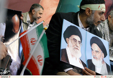 حضور جمعی از ایثارگران،جانبازان و خانواده معزز شهدا در حسینیه جماران