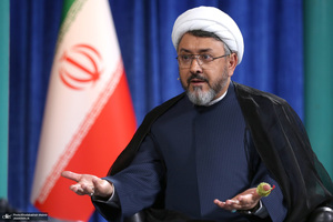 گفتگو با رئیس موسسه تنظیم و نشر آثار امام خمینی (س)  در حسینیه جماران