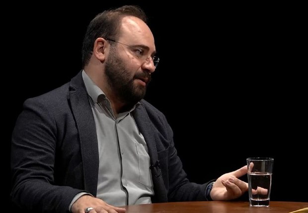 امید محدث، کارشناس مسائل سیاسی: مساله اصلی دولت امروز کمبود اختیار نیست، کیفیت استفاده از اختیار است/ دولت باید از مدیریت واکنشی به سمت مدیریت پیش‌دستانه بحران حرکت کند/ «مقاومت می‌کنیم» و «به آمریکا اعتماد نداریم»، برنامه اقتصادی نیستند