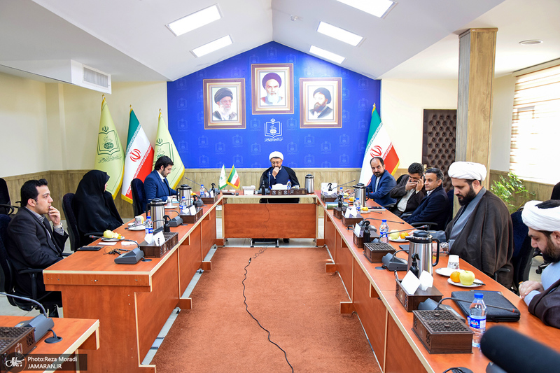 نشست هم‌اندیشی جمعی از طلاب و دانشجویان پژوهشگر حوزه اندیشه امام (س) با رئیس مؤسسه تنظیم و نشر آثار امام خمینی