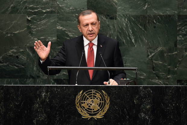 اردوغان: کسانی که هزاران محموله سلاح برای تروریستهای شمال سوریه می فرستند، پیامد دردناک این اقدام را خواهند دید