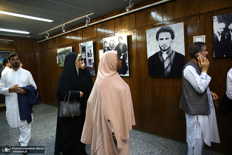 بازدید جمعی از مهمانان خارجی( آموزش پرورش الف تا ) از بیت امام خمینی (س) در جماران