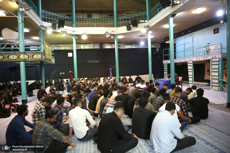 بازدید جمعی از دانشجویان فعال فرهنگی سیاسی و اجتماعی دانشگاه های استان هرمزگان از بیت امام خمینی (س)در جماران