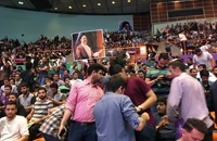 همایش حامیان روحانی در ورزشگاه 12 هزار نفری آزادی