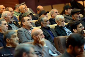 کنگره بزرگداشت شهدای سنگرسازان بی سنگر استان تهران در حرم امام خمینی (س)