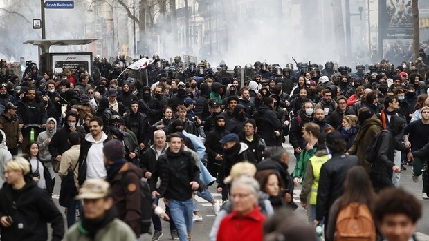 هشدار شورای اروپا به پلیس فرانسه؛ از زور بیش از حد استفاده نکنید 