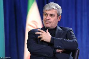 گفتگو حضور با تاجگردون