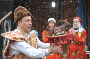 نگاهی به آیین "تکم‌گردانی" در روستاهای آذربایجان شرقی