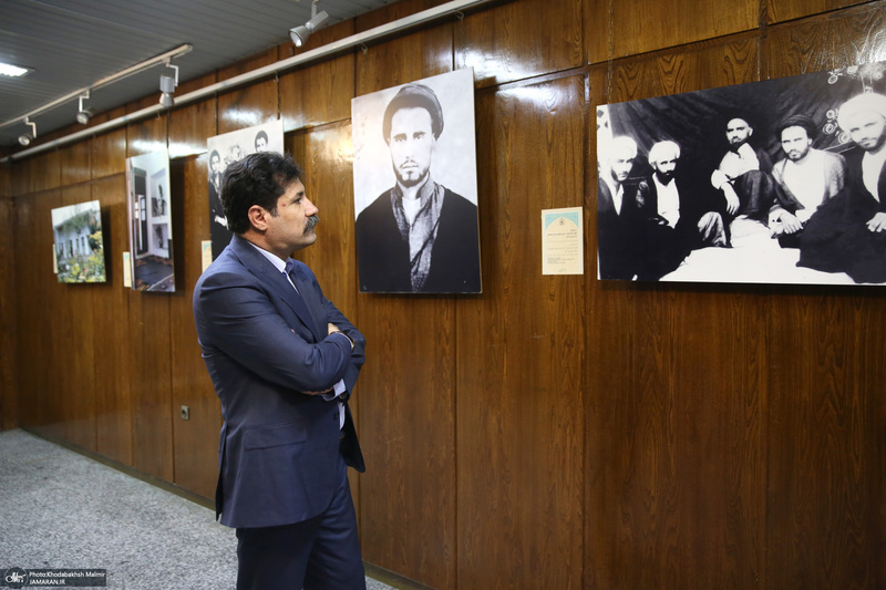 بازدید عبدالکریم حسین‌زاده، معاون امور توسعه روستایی و مناطق محروم کشور  از بیت امام خمینی (س) در جماران