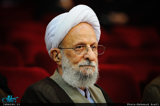 آیت‌الله مصباح یزدی: برای آینده انقلاب، با برنامه دقیق نیروسازی نکرده ایم؛ چند نامزد ایده‌آل برای ریاست‌جمهوری کشور سراغ دارید؟ / چاره ای نیست، باید فردی انتخاب کنیم که ایده آل نیست