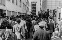 روز شمار انقلاب؛ دیدار در مدرسه علوی، دیدار با امام خمینی (12)