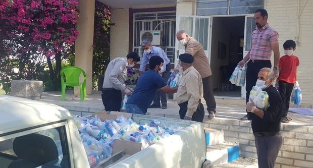 توزیع ۶۰۰ بسته اقلام بهداشتی بین شهروندان سماله گتوند