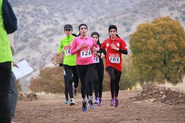 قهرمانی تهران در دوی صحرانوردی بانوان کشور 
