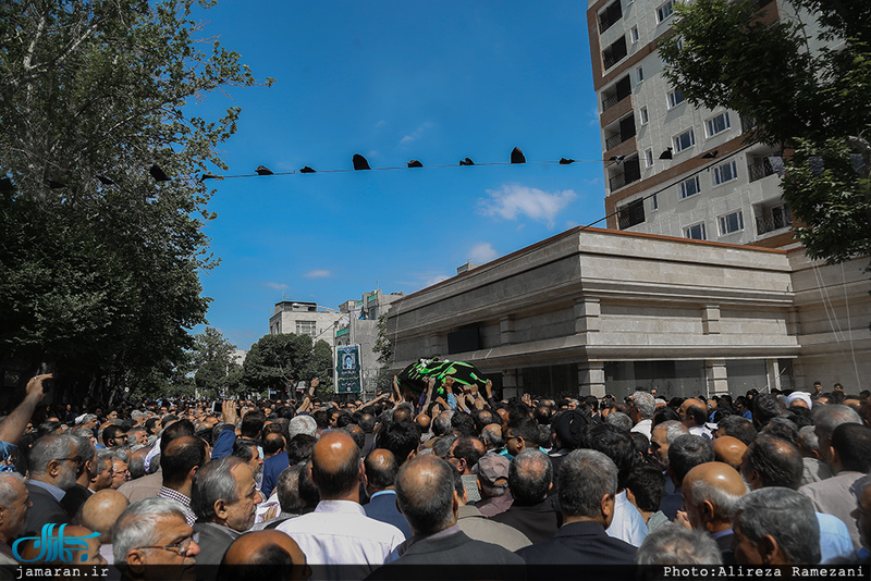 تشییع پیکر حجت‌الاسلام و المسلمین سید مهدی طباطبایی(ره)-2