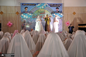 جشن عبادت جمعی از دانش آموزان منطقه 19 شهر تهران در جوار حرم امام خمینی(س)