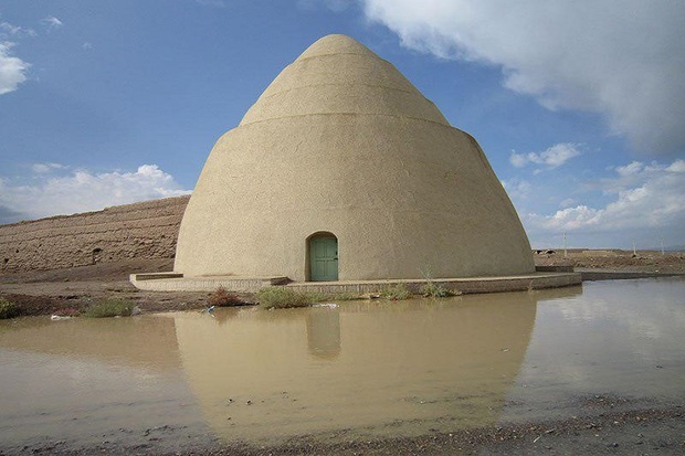 سه یخچال تاریخی در نائین بازسازی شد