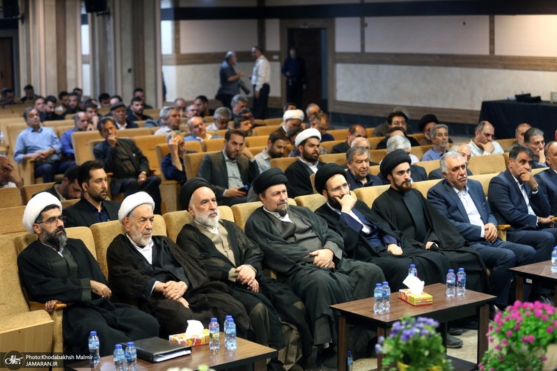 مراسم بزرگداشت احسان صابری در حرم امام خمینی (س)