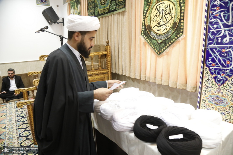 عمامه گذاری طلاب توسط مراجع عظام تقلید در روز میلاد امام علی (ع)‎