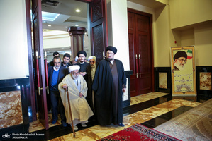 حاشیه های تجدید میثاق رئیس و اعضای مجلس خبرگان رهبری با آرمان های امام خمینی(س)