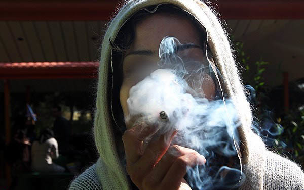 چرا زنان شیشه مصرف می کنند؟