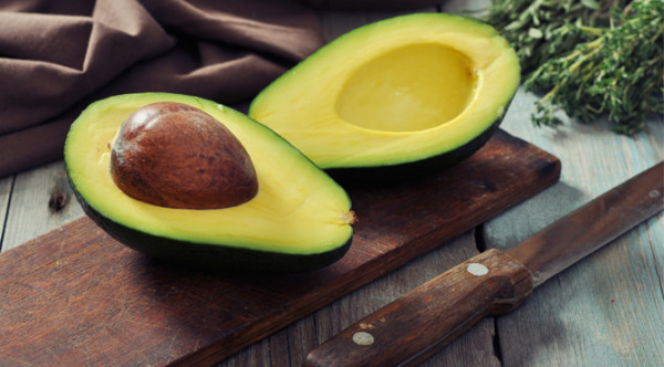 چرا باید هسته آووکادو بخوریم؟