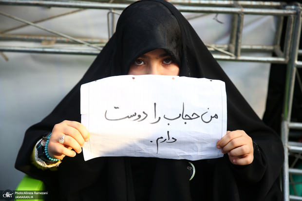 روزنامه همشهری: نیمی از زنان بی‌حجاب گفته‌اند اگر به ما محترمانه تذکر داده شود، همراهی می‌کنیم