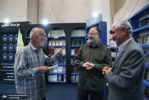 غرفه موسسه تنظیم و نشر آثار امام خمینی (ره) در سی و ششمین نمایشگاه کتاب تهران-3