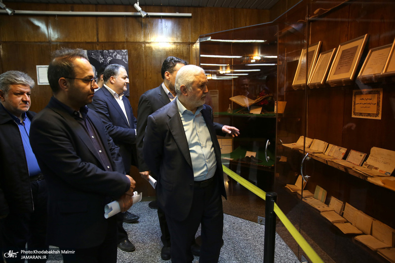 بازدید علی دارابی، معاون میراث فرهنگی از بیت امام خمینی (س) از جماران
