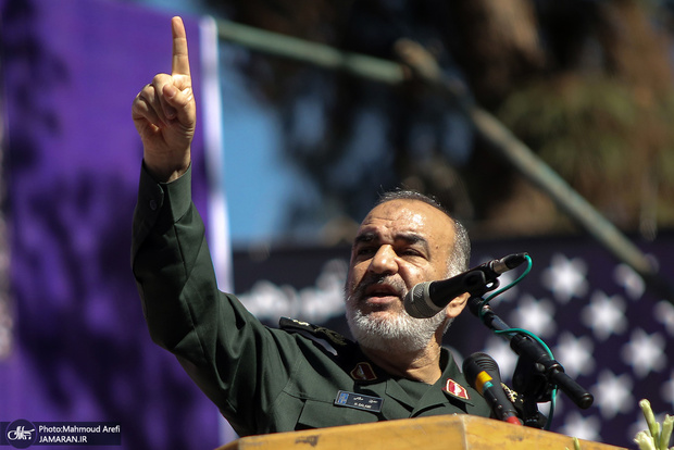 فرمانده کل سپاه: مسلمانان عاملان هتک حرمت‌ قرآن را تنبیه خواهند کرد؛ از سرنوشت سلمان رشدی مرتد عبرت بگیرند