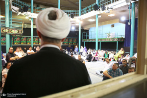 بازدید جمعی از گردشگران خارجی از بیت امام خمینی در جماران‎‎