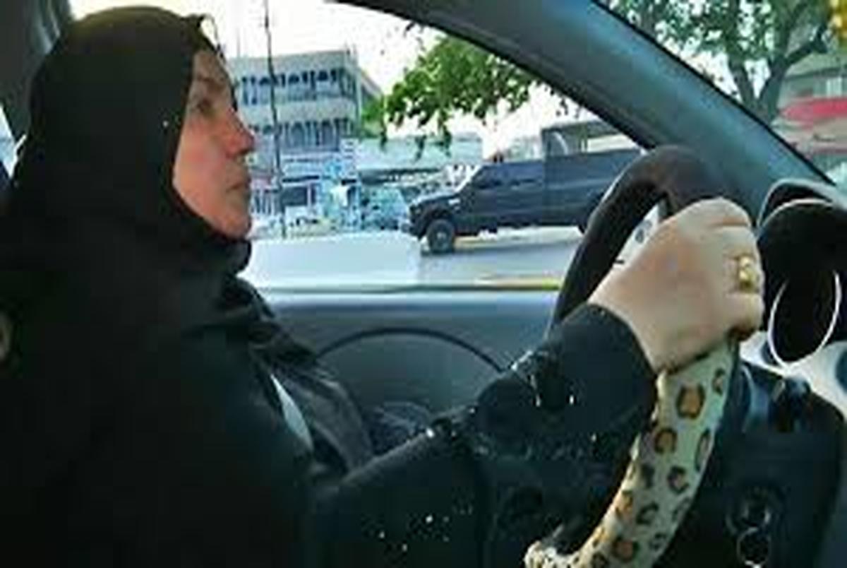 نخستین خانم راننده تاکسی در عراق+ فلیم
