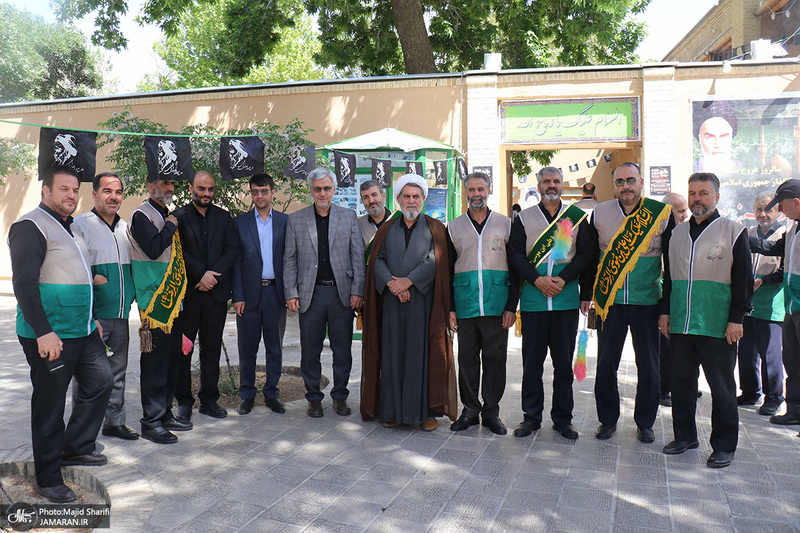 غبار روبی و عطر افشانی بیت و زادگاه امام خمینی (س)